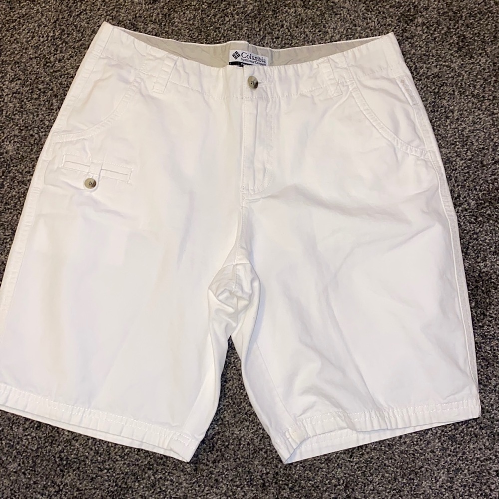 Size 6 Columbia White Shorts